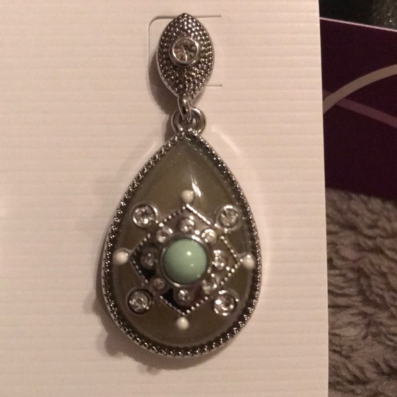 Lia Sophia teardrop earrings - Picture 5 of 5